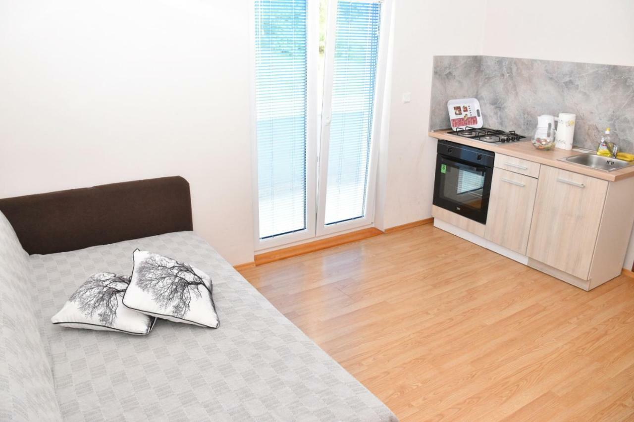 Apartmani Niko 1 Radovin Exteriör bild