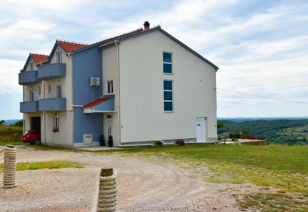 Apartmani Niko 1 Radovin Exteriör bild