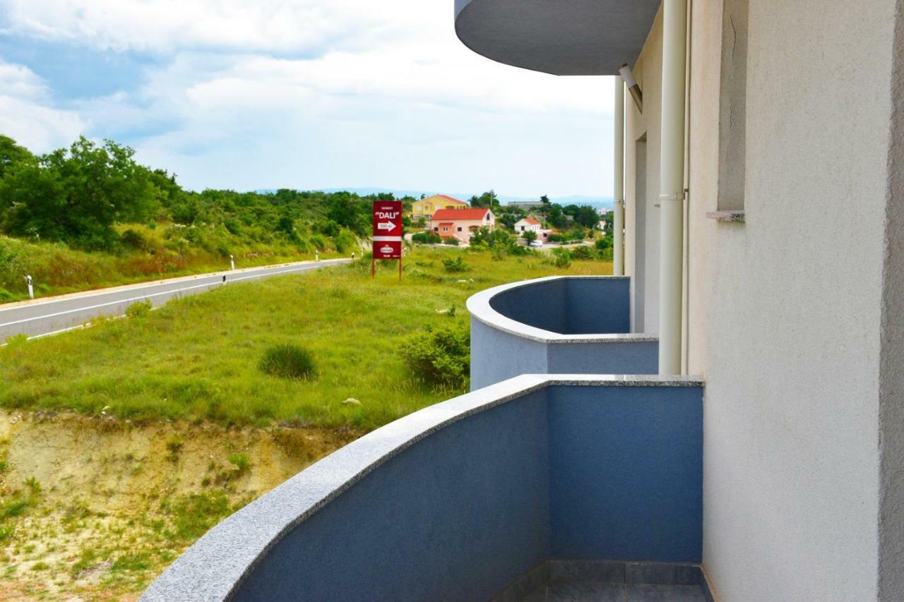 Apartmani Niko 1 Radovin Exteriör bild