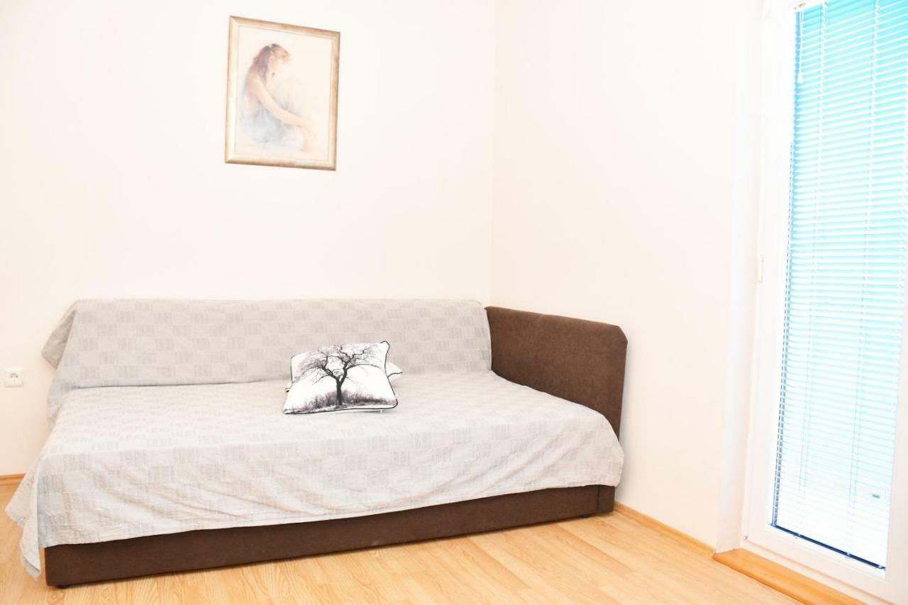 Apartmani Niko 1 Radovin Exteriör bild